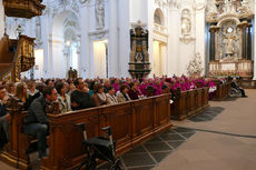 Abschlussvesper der Bischofskonferenz mit Austeilung des Bonifatiussegens (Foto: Karl-Franz Thiede)